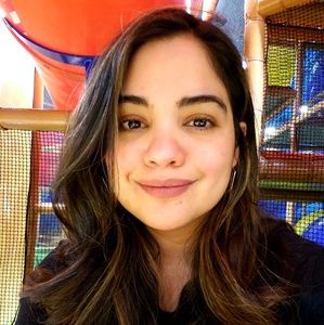 Meet your Posher, Crystal